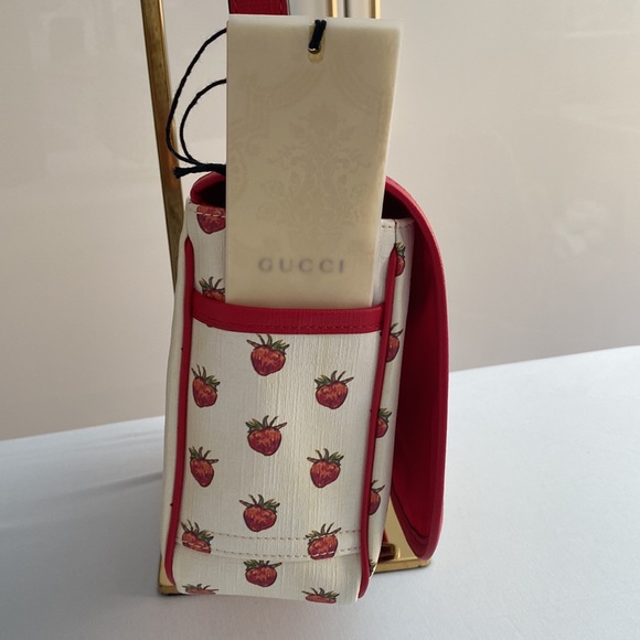 Gucci • Strawberry Fairy Messenger Bag - Picture 9 of 17